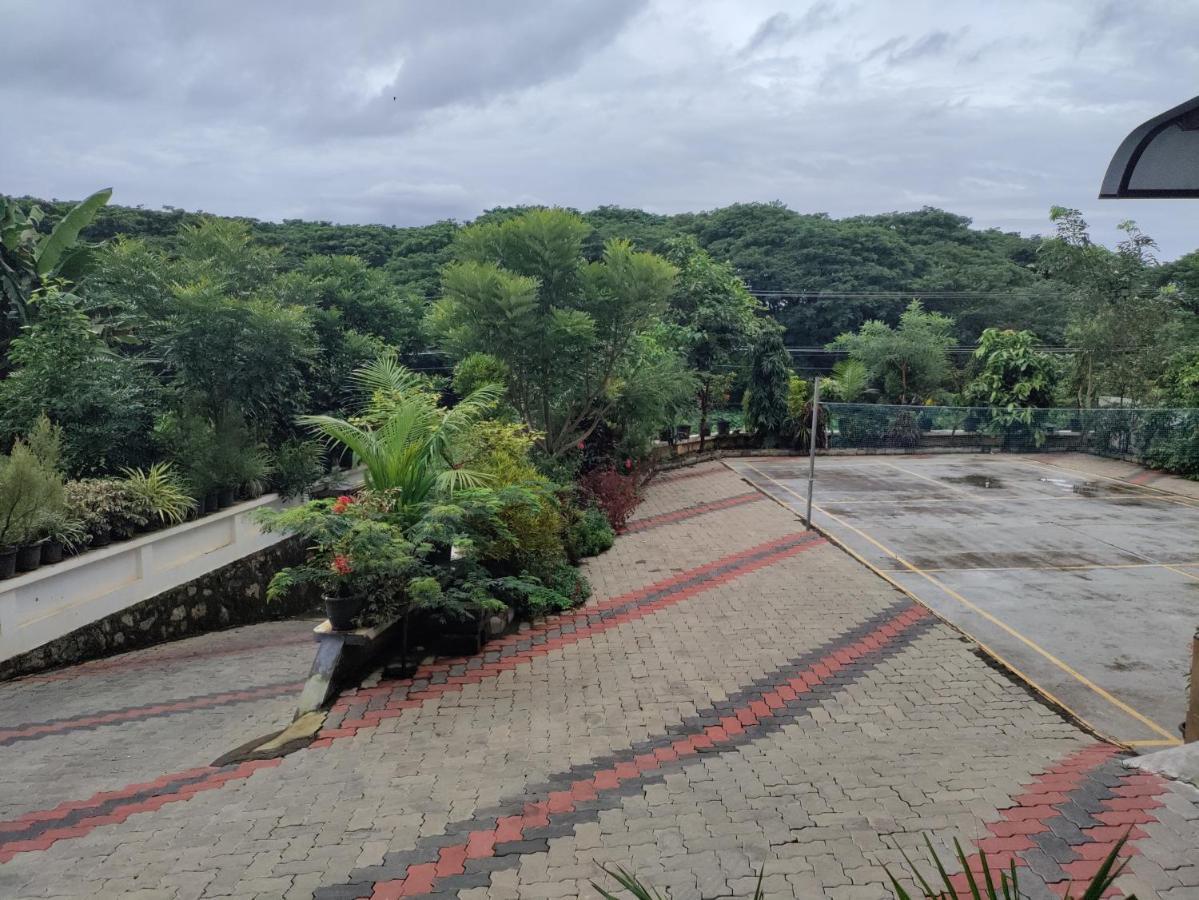 Meghdoot River Resort Коччи Экстерьер фото